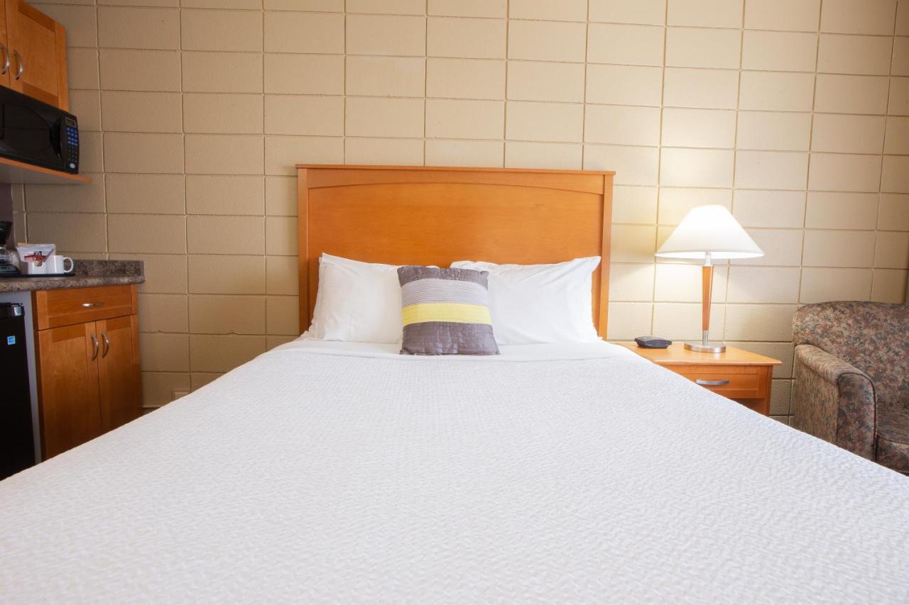 Neighbourhood Inn Hotels In Bonnyville Kültér fotó