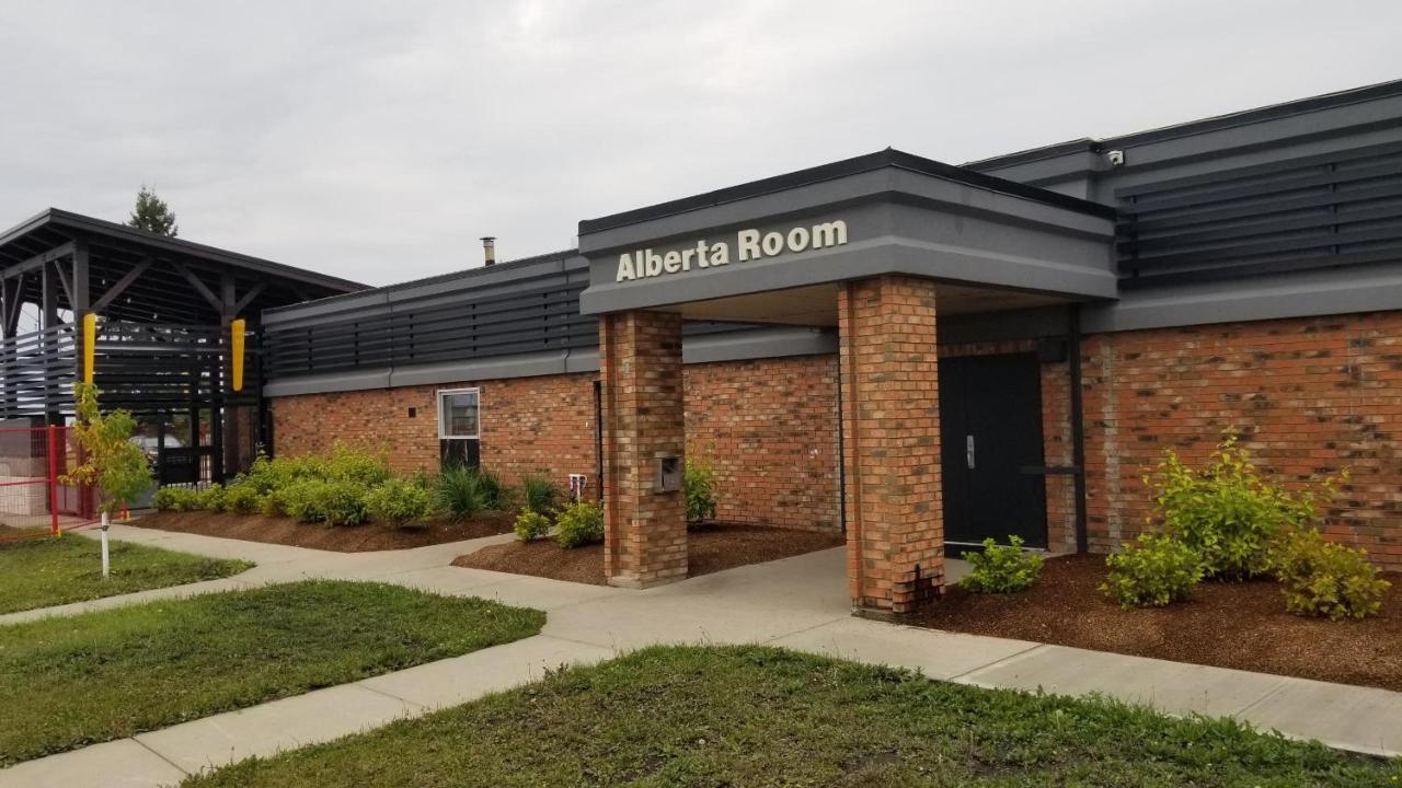 Neighbourhood Inn Hotels In Bonnyville Kültér fotó