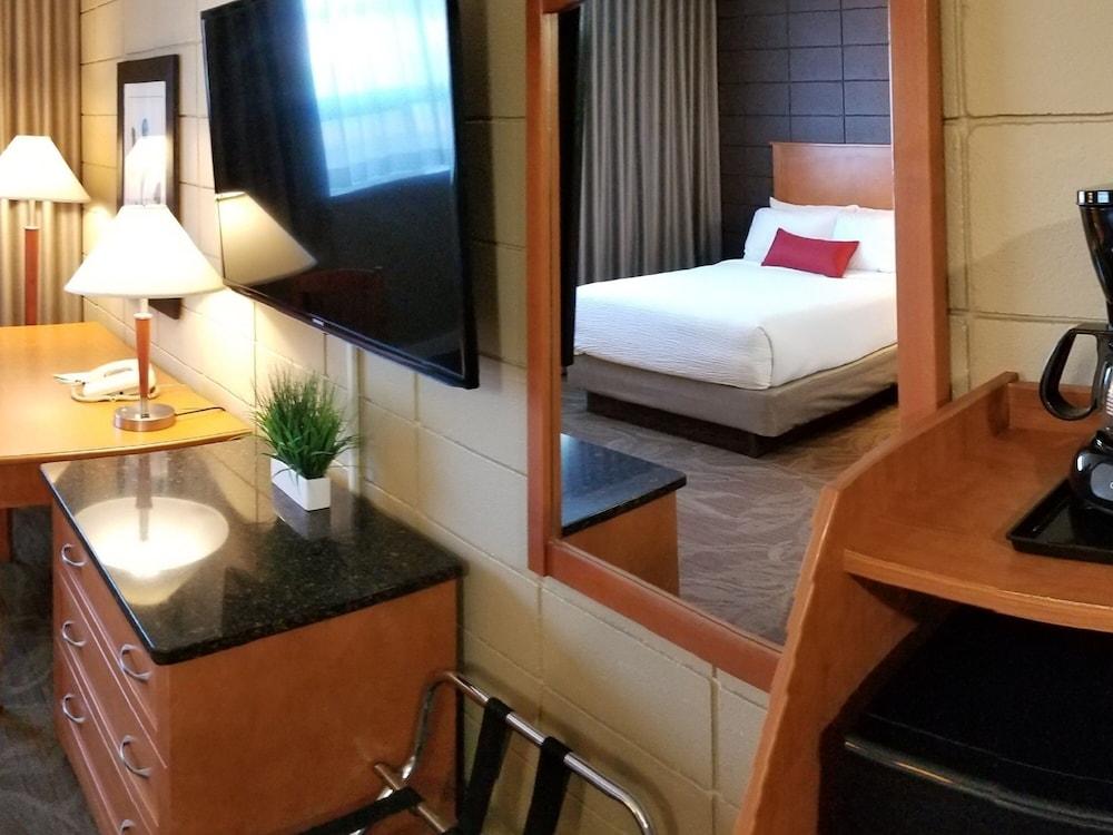 Neighbourhood Inn Hotels In Bonnyville Kültér fotó
